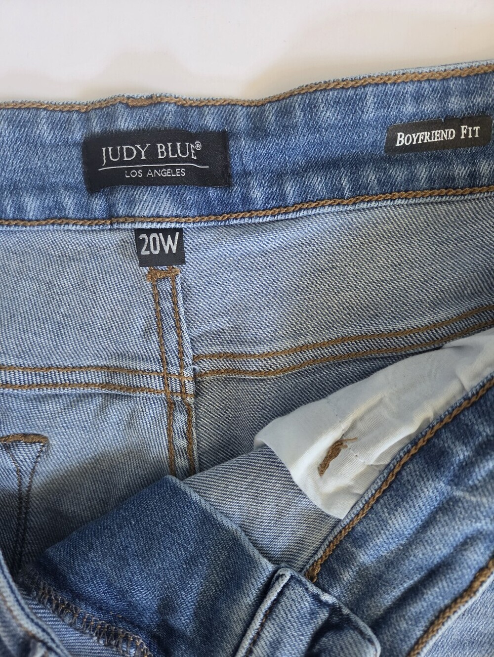 Judy Blue Jeans Womens 20W Distressed ripped Boyfriend Fit Stretch JB82170LT - Picture 4 of 10